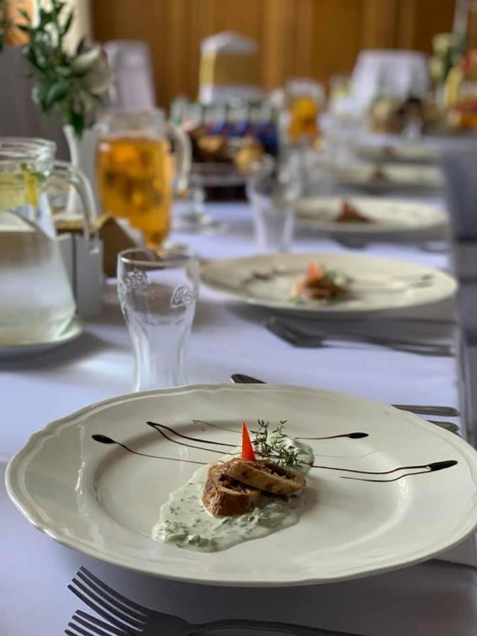 Restauracja Noclegi Ruczaj โนวือตาร์ก ภายนอก รูปภาพ